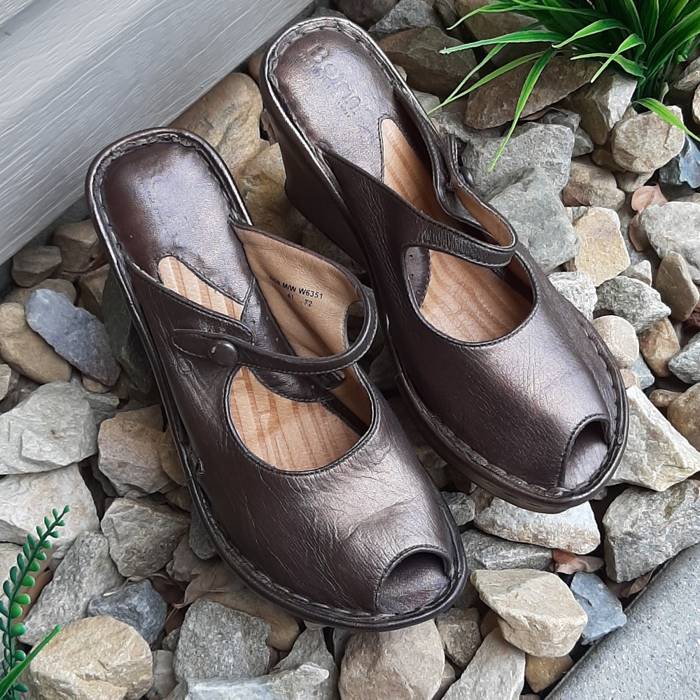 Born platform wedge shoes